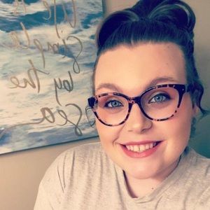 Meet your Posher, Angela kay